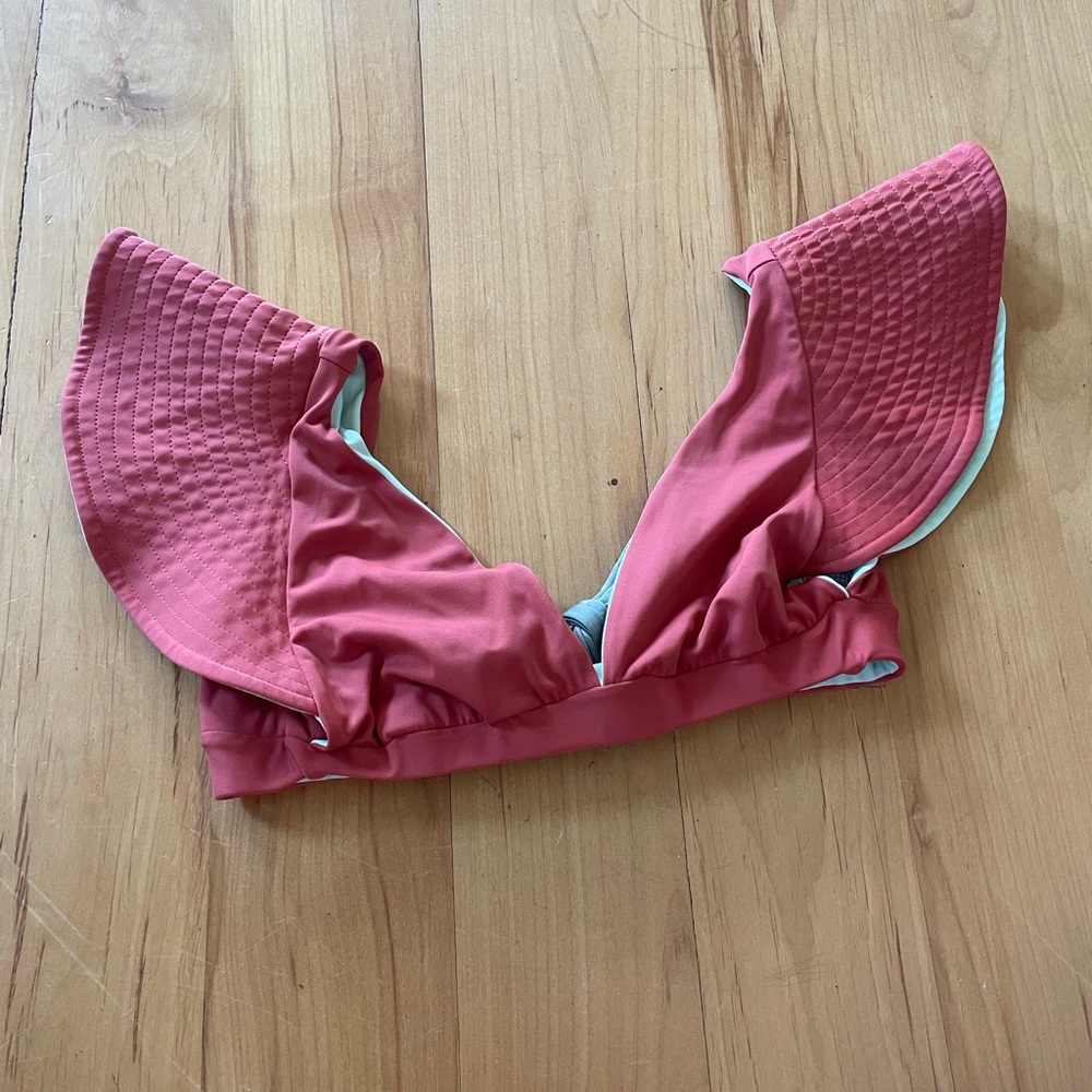 Women’s Coral Ruffle Bikini Top Swimwear - flared shoulders Juan de dios medium